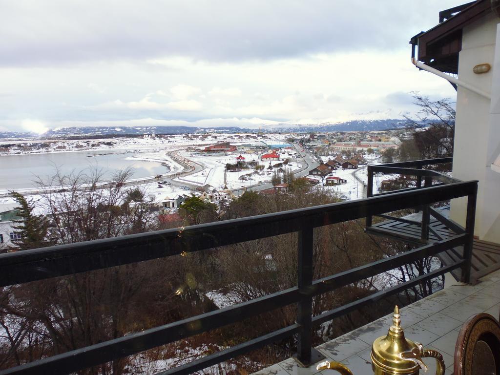Hosteria Residencia Linares Ushuaia Exterior photo